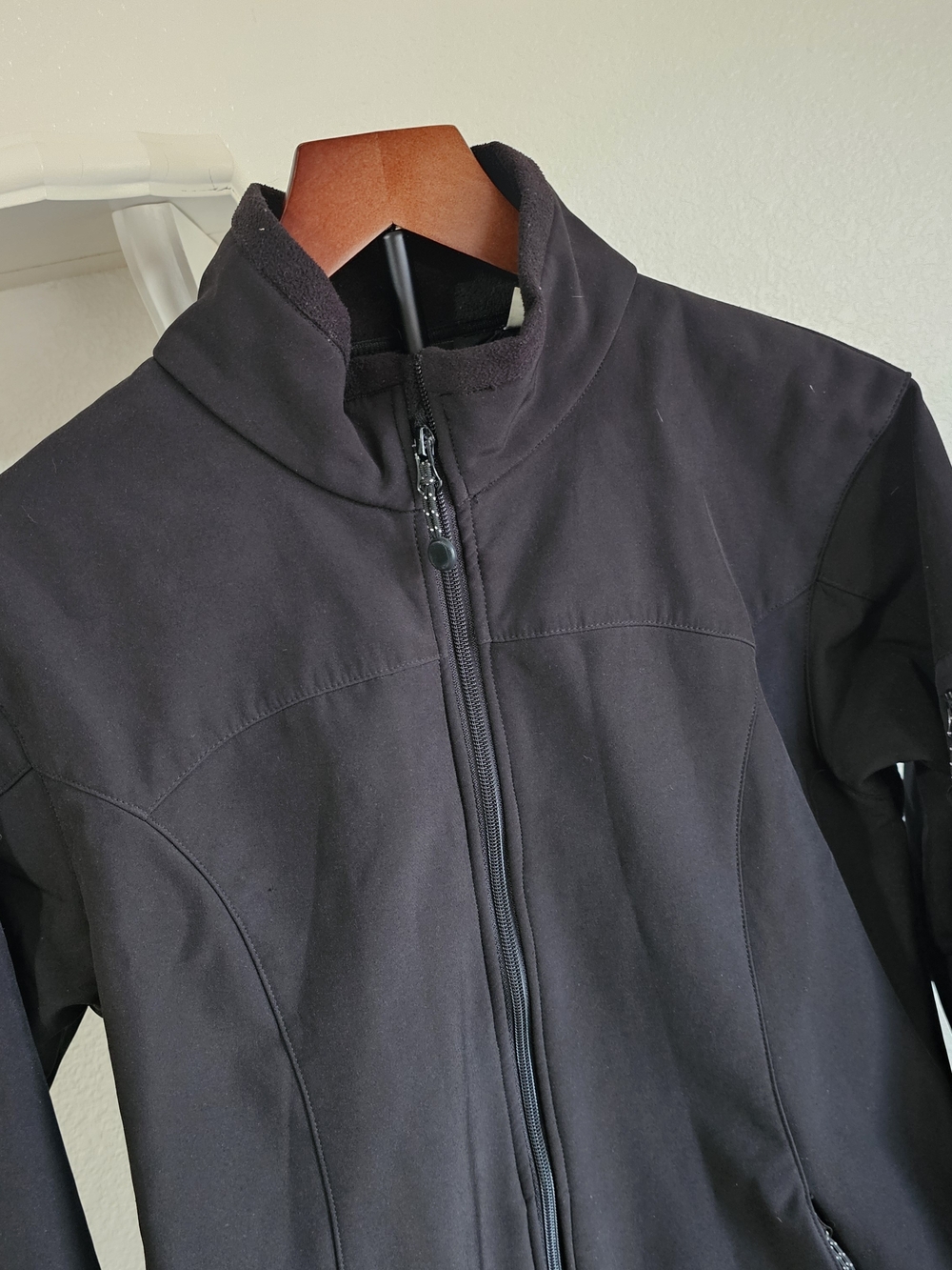 Black Diamond Women's Black Softshell Fleece Lined Jacket, Medium
